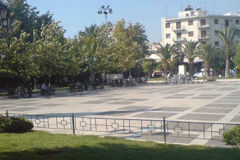 Ριζική ανάπλαση στην Πλ. Δαβάκη της Καλλιθέας Ριζική ανάπλαση στην Πλ. Δαβάκη της Καλλιθέας